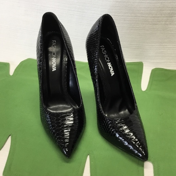 Fashion Nova Black Reptile Design Heels - Picture 4 of 8